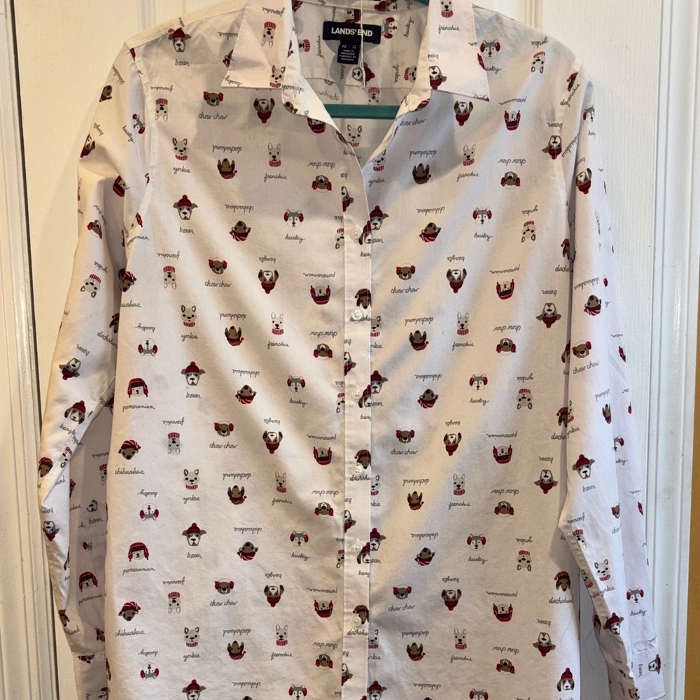 LANDS END WHITE BUTTON DOWN L/S DOG DESIGN W/ POPS OF RED SIZE LARGE ALL COTTON